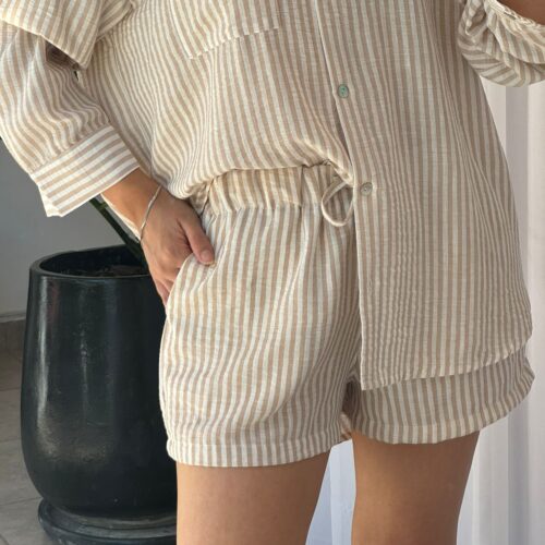 Short Hojas